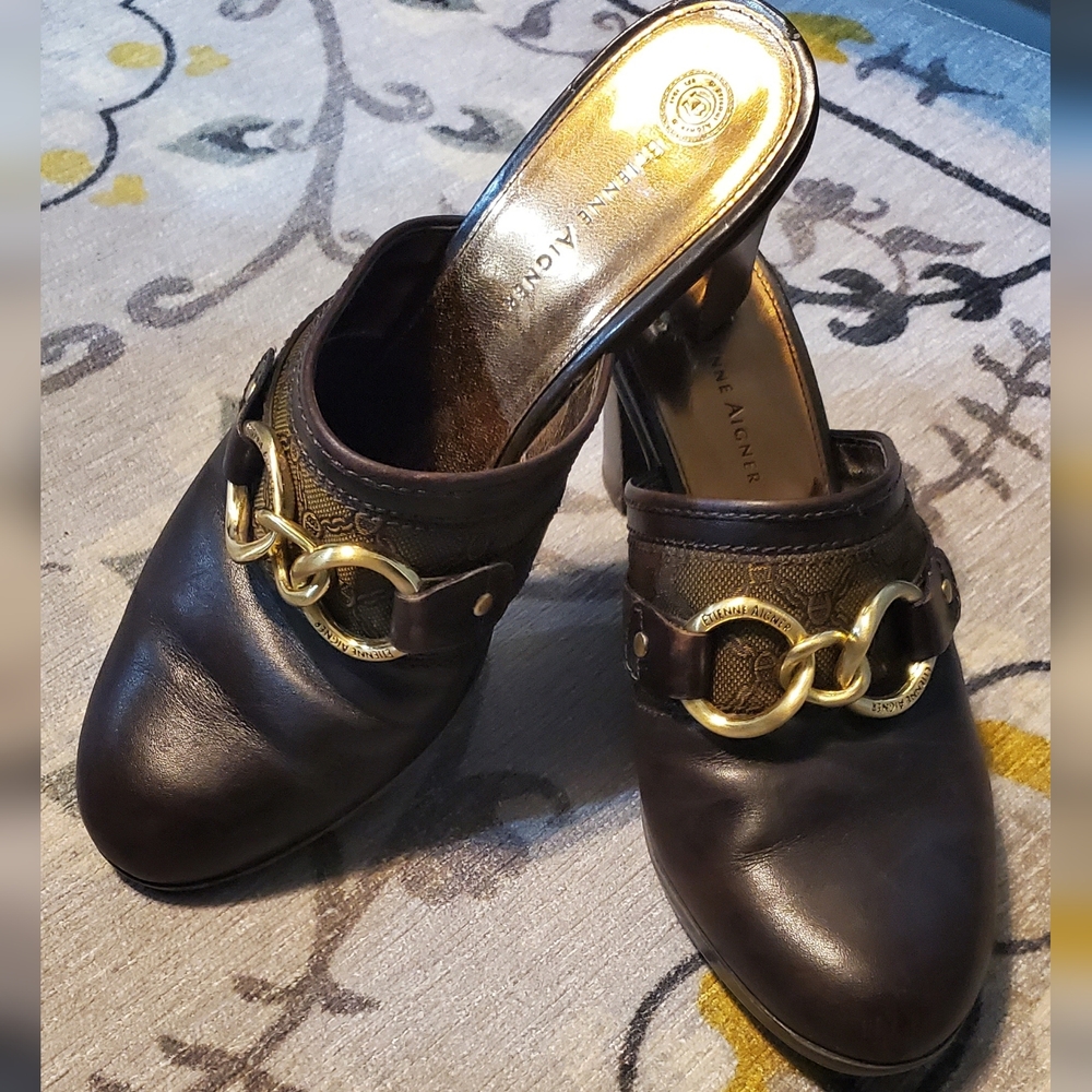 ETTIENE AIGNER Brown Women's Mules with Gold Buckle Accents 7 1/2 M⚜️🤎⚜️